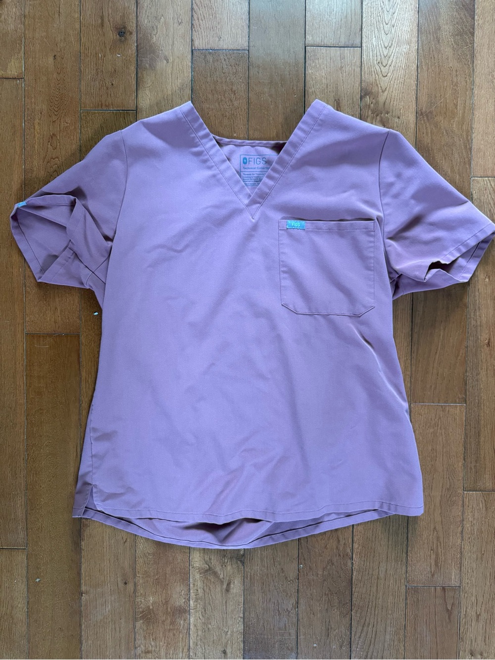 Figs Women's Mauve V-Neck Scrub Top